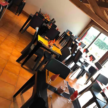 M.Home Confort F027 2Chbr/5Pers * La Boissiere-de-Montaigu