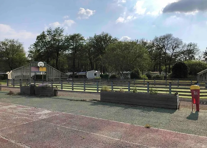 M.home Confort F027 2chbr/5pers Camping